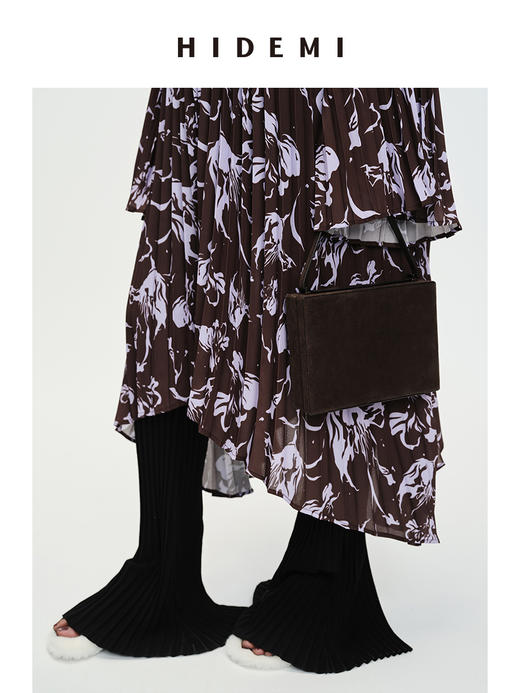 HIDEMI 经典进⼝麂⽪可拆卸双肩带box⾖腐包中号/附送金属可拆卸包链
棕⾊/雾紫⾊ 商品图12