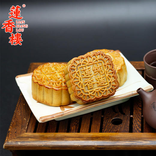 莲香楼经典款 | 纯正莲蓉月饼187.5g*4粒铁盒装 商品图2
