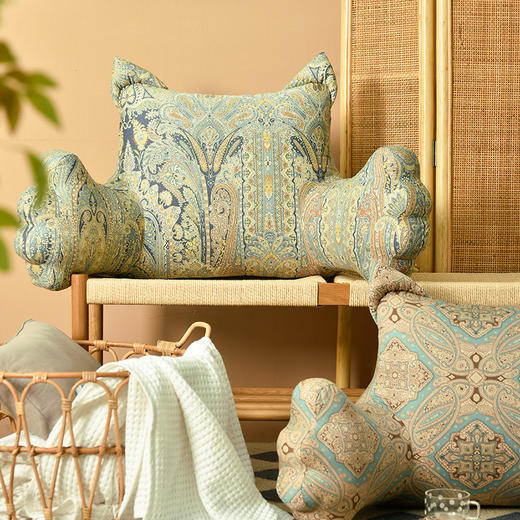 哥特系列多功能猫咪靠床头沙发靠枕 商品图0