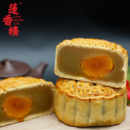 莲香楼经典款 | 蛋黄纯正白莲蓉月饼 187.5g*4粒铁盒装 商品图3