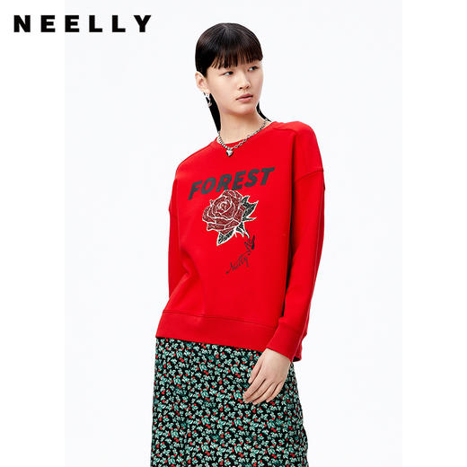 NEELLY纳俪商场同款字母玫瑰亮片卫衣女圆领落肩袖上衣宽松休闲N22082J01080 商品图0