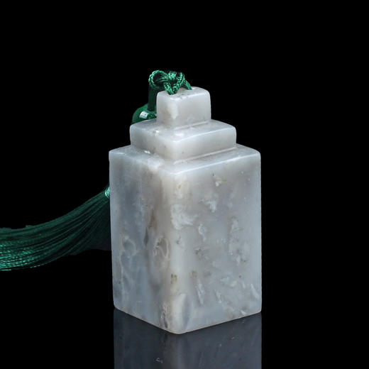 孤品012919:昌化石牛角冻博古坛钮方章-2.4*2.4*5.2cm 商品图3