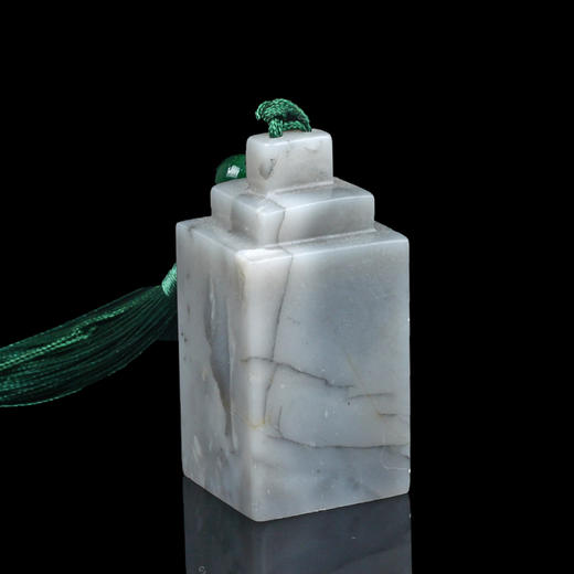 孤品012919:昌化石牛角冻博古坛钮方章-2.4*2.4*5.2cm 商品图1