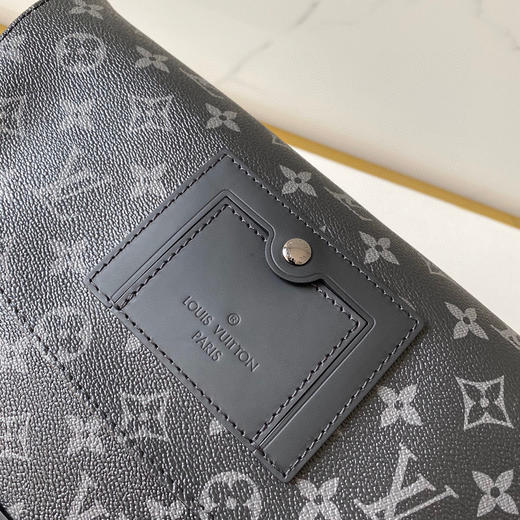 夏季特惠💰850 原单LV VOYAGER 小号邮差包M40511以经典学院风格为设计灵感 商品图4