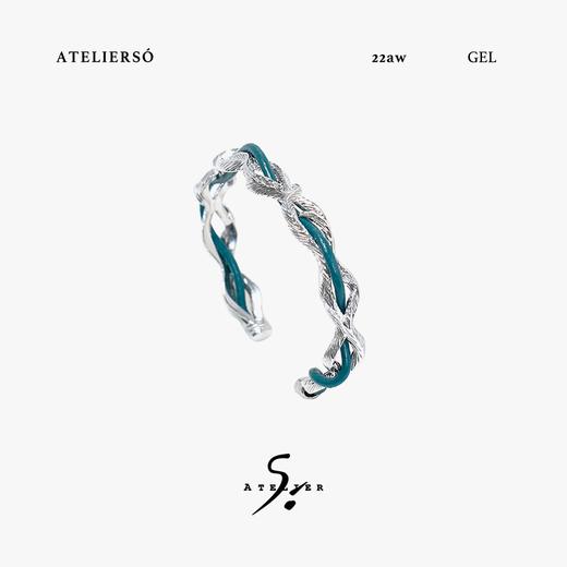 ATELIERSO 22AW果冻系列 羽毛素圈皮绳手镯 墨蓝 商品图0