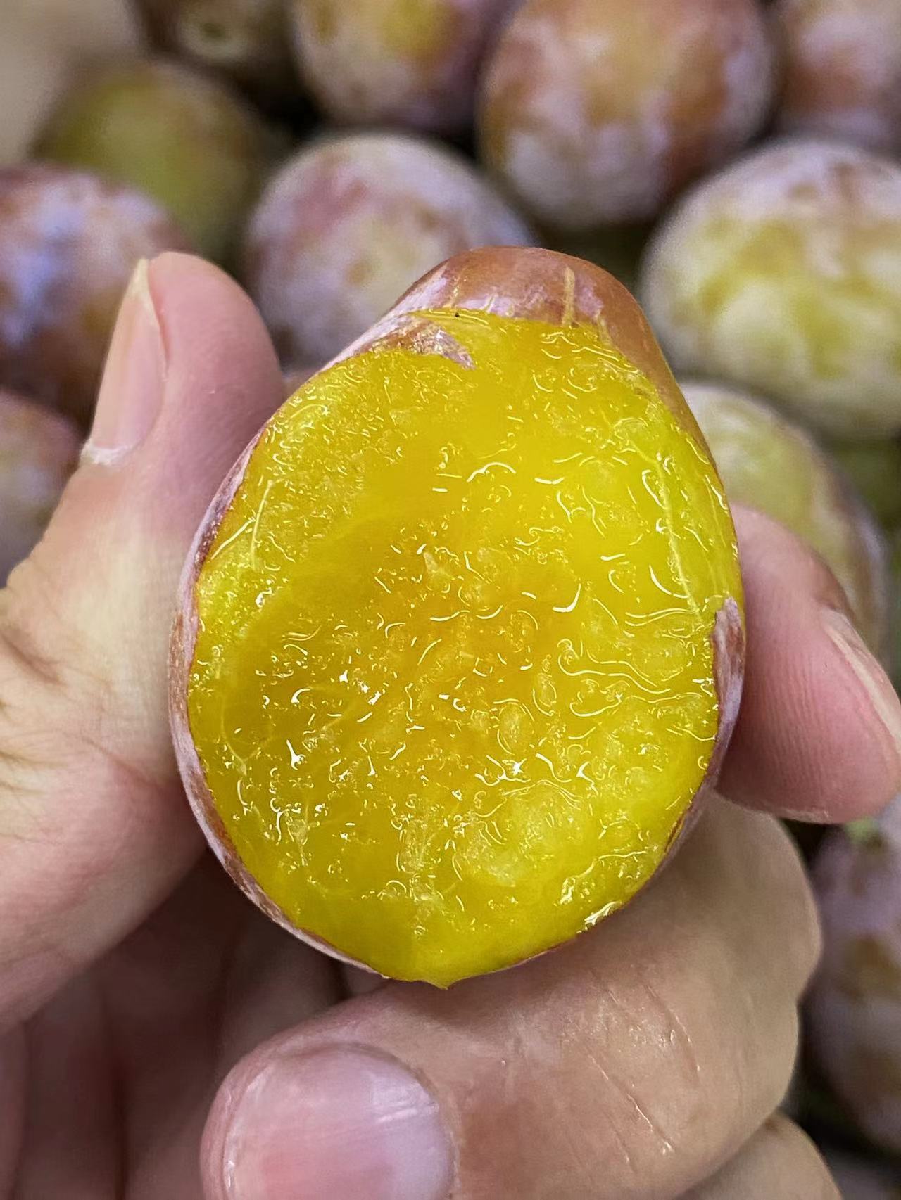 周二取货：【新疆西梅】一份1斤左右，中国超好吃的西梅，放软些贼甜！