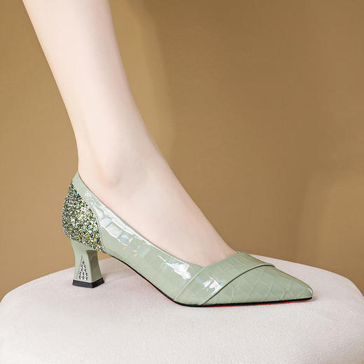 OLD-GLS428aa新款时尚气质漆皮尖头粗跟浅口高跟鞋 商品图1