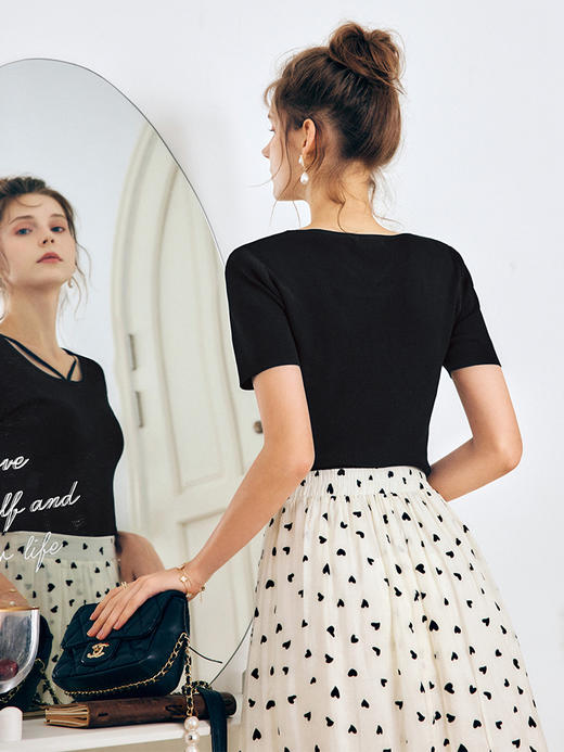 OLrain欧芮儿法式黑色短袖T恤女夏季2022新款修身设计感纯色上衣 商品图1