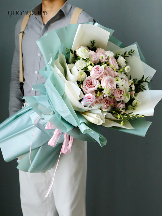 粉玫瑰桔梗混搭花束 商品图0