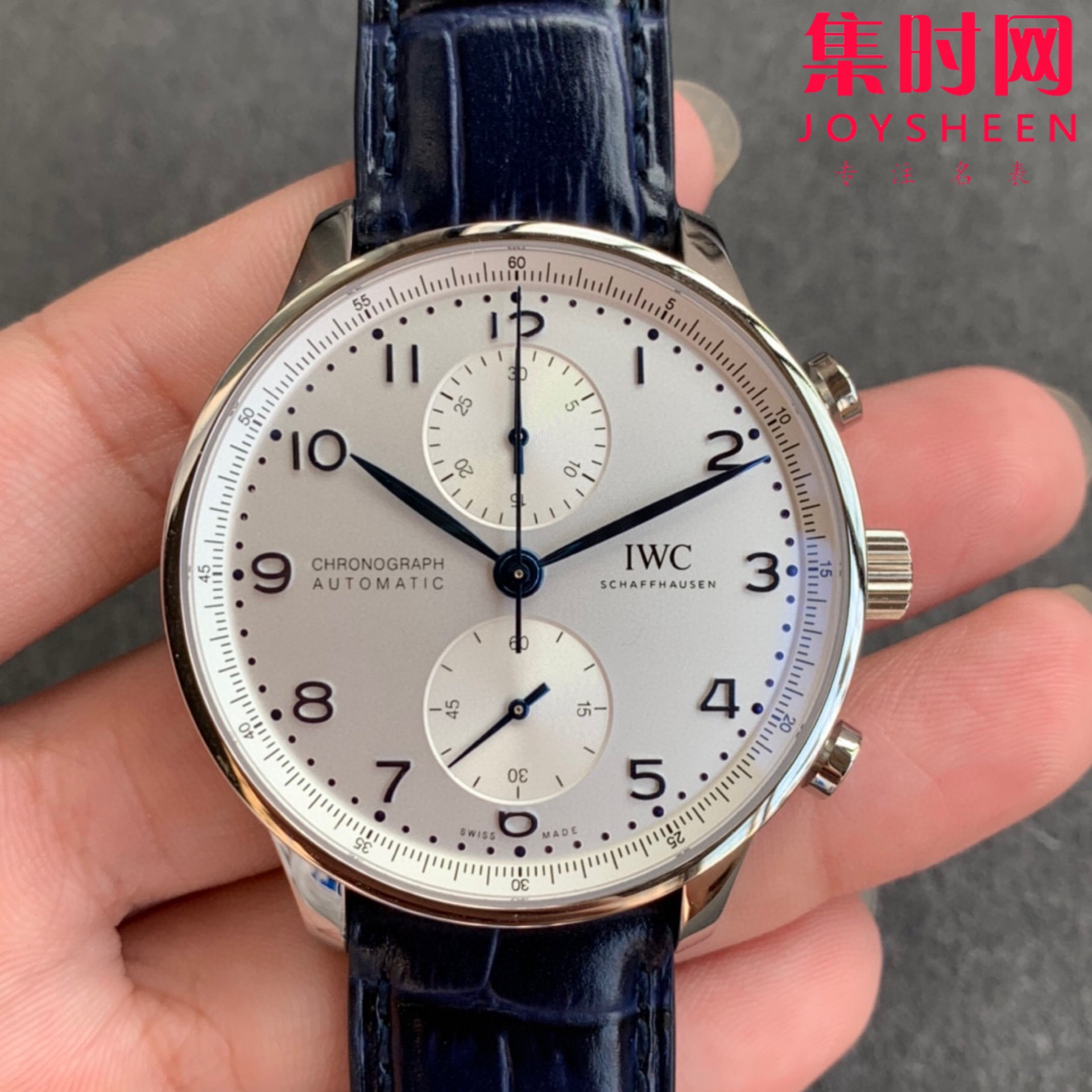 ZF新品zui高版本 IWC万国表葡萄牙系列葡计IW371605腕表（新款葡计） 
【精彩细节】
1.精致背透，机芯可一览无余
2.新版表扣设计更加舒适精妙