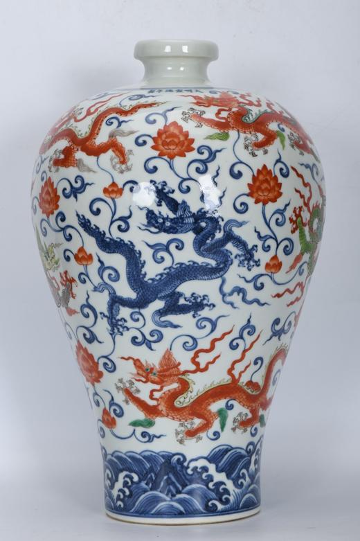 明宣德斗彩九龙纹梅瓶 商品图0