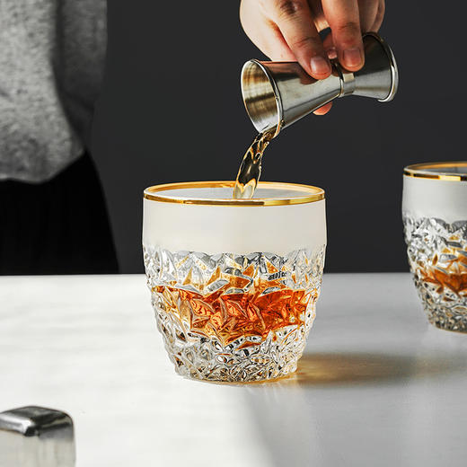 捷克进口BOHEMIA磨砂金边手工描金威士忌酒杯 商品图4