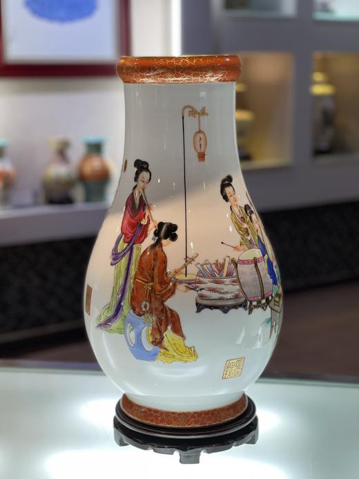 粉彩人物瓶 商品图0