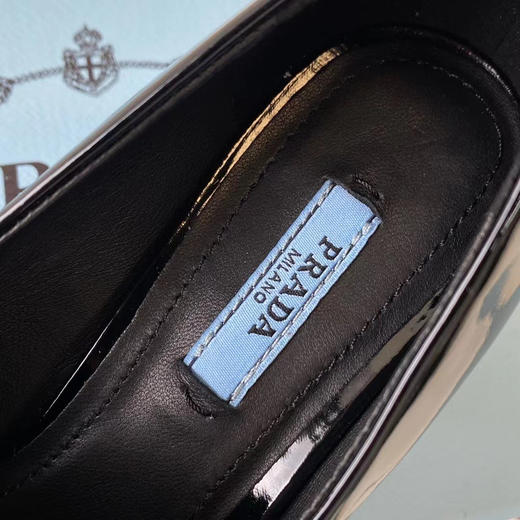 乐福鞋 自己备注尺码跟高度
4.5cm高跟35 36 36.5 37 37.5 38 39
2.5cm平底35 36.5 37 37.5 38 39 40 商品图9