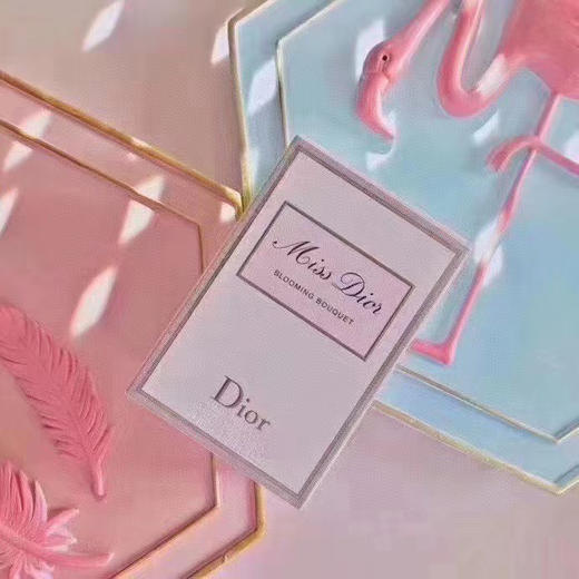 599元/瓶！超级划算Miss Dior经典款粉漾甜心小姐👏拥有温柔花香调的花漾迪奥淡香水50ml 商品图2