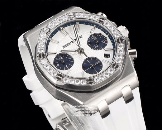 新款AP爱彼Audemars Piguet 皇家橡树中性款多功能计时机械腕表 专柜尺寸41和37mm【圈口】圈口采用进口钻石原装镶嵌手法【把头】表冠采用六边形精钢材质，顶端采用拉丝打磨技术 商品图2