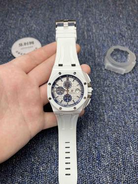 ​AP爱彼 AP26402CB 皇家橡树离岸 白陶瓷 44毫米直径