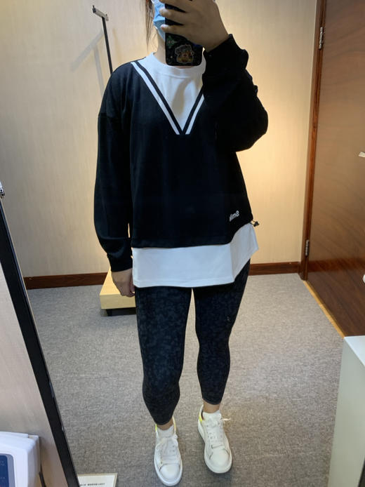 水淼2022秋新品假两件超显瘦假V领百搭针织衫爆款5125 商品图1