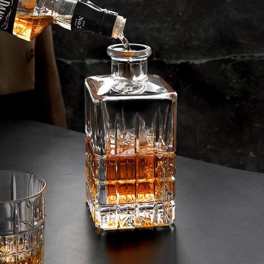 【特惠6折】捷克进口BOHEMIA外交官威士忌酒具套装一樽六杯 商品图4