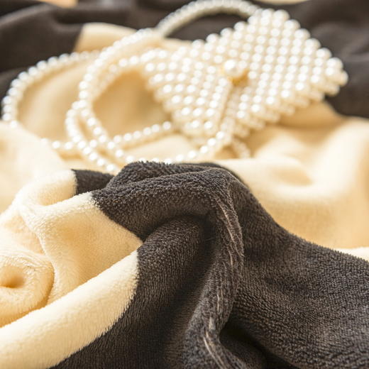 【小清新牛奶绒加厚四件套】水晶绒冬季保暖四件套 法莱绒被套 高密牛奶绒印花四件套 商品图3