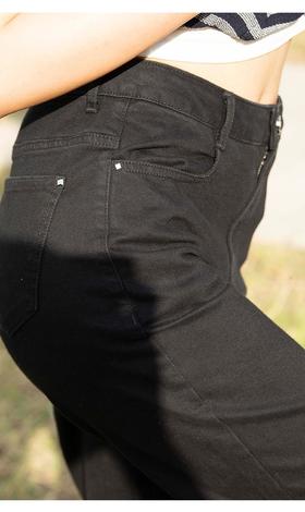 2楼名邦氨纶十棉黑色烟管裤