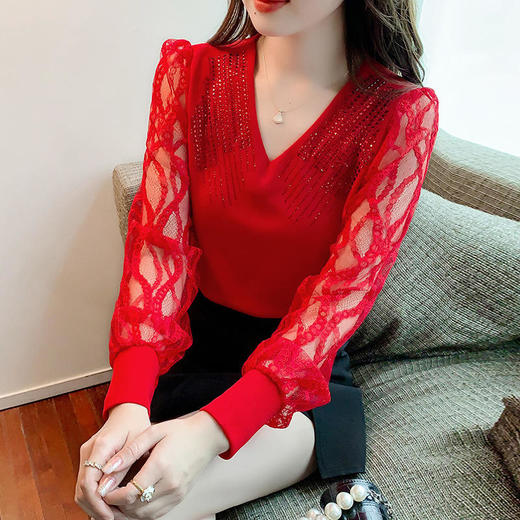 2022秋装新款泡泡袖蕾丝拼接设计感V领镶钻打底衫 TYL1893 商品图0