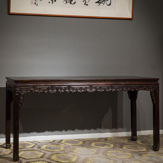 清中期 红木浮雕拐子纹大供案 商品图4