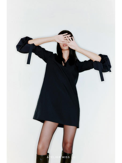 【飞行魔法】飘带开口云朵袖V领宽松连衣裙/22000045 商品图1