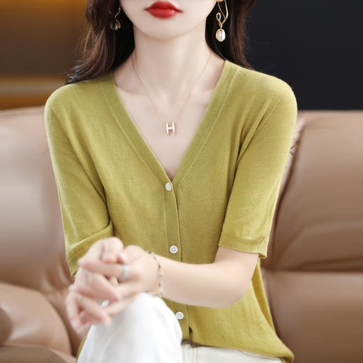 QHJY-JY22105女装夏季新款中袖打底针织衫外套薄款半袖v领羊毛开衫宽松衣 商品图1