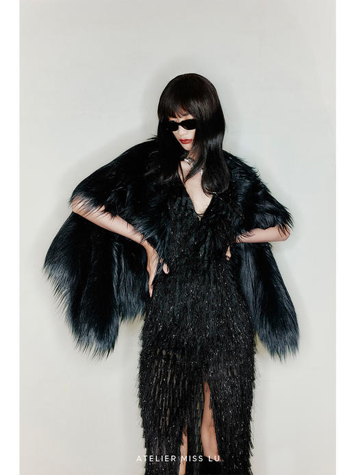 【阿佛洛狄忒】羽毛感闪亮流苏深V露背开衩长裙/22000008 商品图3