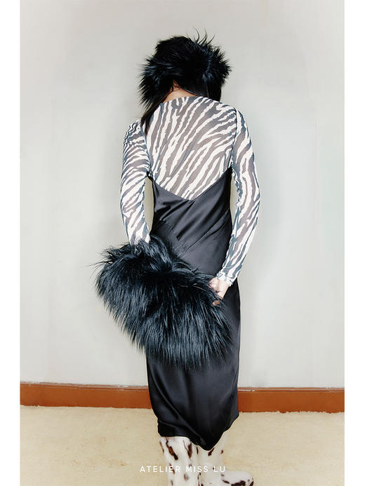 【月光】光泽感露背吊带过膝斜裁连衣裙/22000034A 商品图3