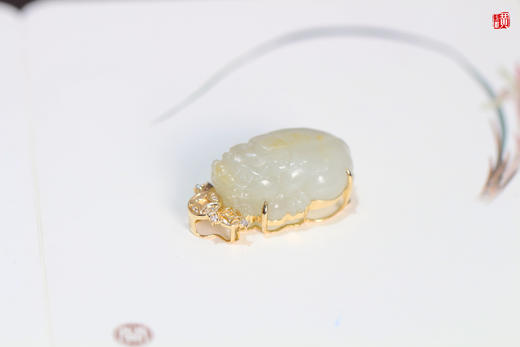 和田玉籽料【貔貅】吊坠   镶嵌 :18k金伴钻 商品图1