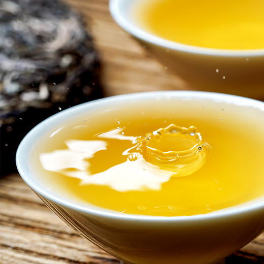 【七星千羽孔雀】2022年云南普洱茶生茶勐海茶区357g茶饼700年古树 商品图1