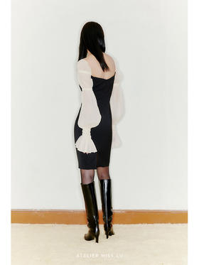 【伊拉贝丝】爱心蝴蝶结镂空领口泡泡柔纱袖收腰修身连衣裙/22000036