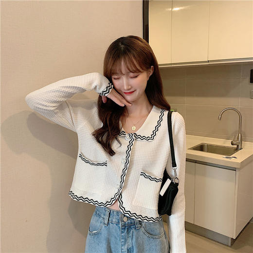 2022新款秋季小香风白色上衣气质外穿短款开衫长袖针织衫女小外套 商品图1