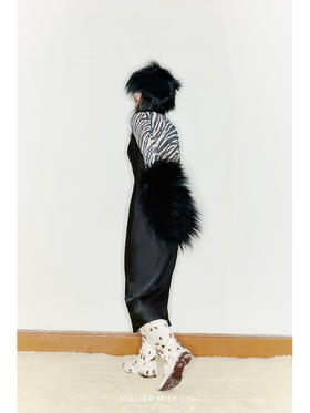 【月光】光泽感露背吊带过膝斜裁连衣裙/22000034A