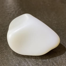 和田玉（白玉）籽料原石1082g（价格面议）