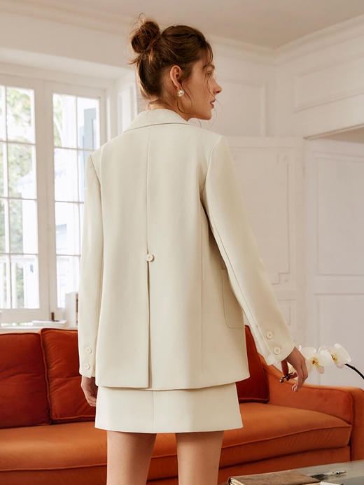 OLrain法式杏色西装外套女早秋2022新款气质设计感小个子休闲上衣 商品图2