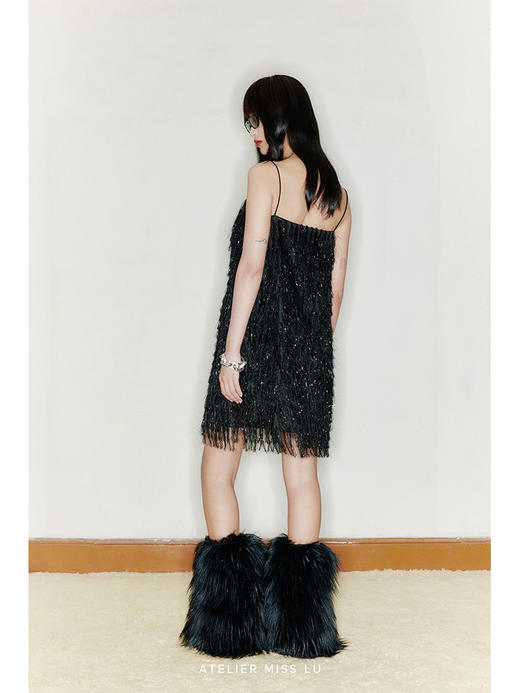 【星夜恰恰】羽毛感闪亮流苏宽身吊带连衣裙/22000049 商品图0