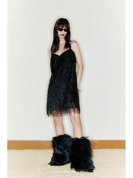 【星夜恰恰】羽毛感闪亮流苏宽身吊带连衣裙/22000049 商品图2
