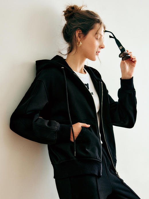 欧芮儿黑色连帽卫衣女夏季2022新款宽松运动抽绳刺绣开衫针织外套 商品图2