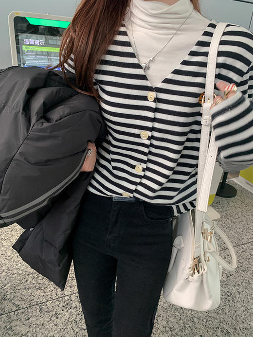 <曾小咸推荐>巨折清仓秒杀，稀有现货24小时发【仅限今日】复古日系宽松外穿v领长袖上衣 商品图2