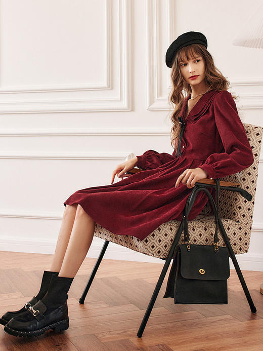 OLrain法式红色连衣裙女早秋2022新款气质显瘦甜美娃娃领设计感裙 商品图2