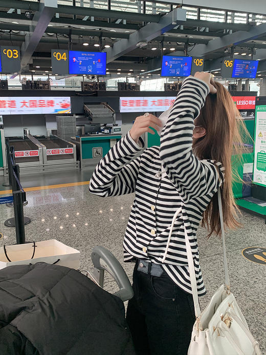 <曾小咸推荐>巨折清仓秒杀，稀有现货24小时发【仅限今日】复古日系宽松外穿v领长袖上衣 商品图3