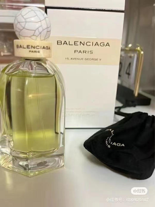 Balenciaga巴黎世家同名女士香水EDP/75ml，香水香调为花香西普气味，包含康乃馨、广藿香、雪松、紫罗兰、紫罗兰叶 商品图4