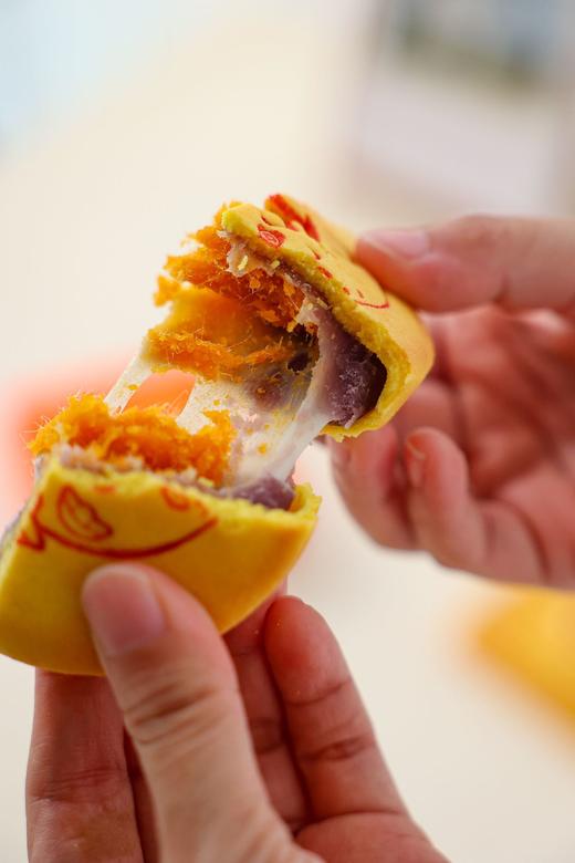 【顺丰发货】悦入百万 百万兔版 蛋黄肉松饼礼盒 商品图3