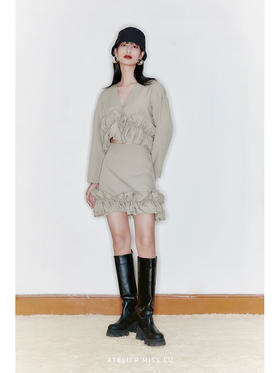 【青提云卷】下摆毛边抽褶设计茧型短外套220029B