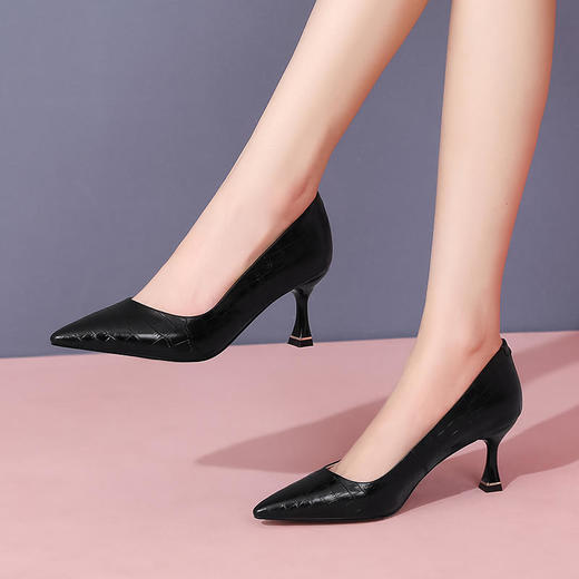 2022新款春季蓝色软皮鱼纹防踢金属尖头细跟高跟鞋女 JZX111-196 商品图5