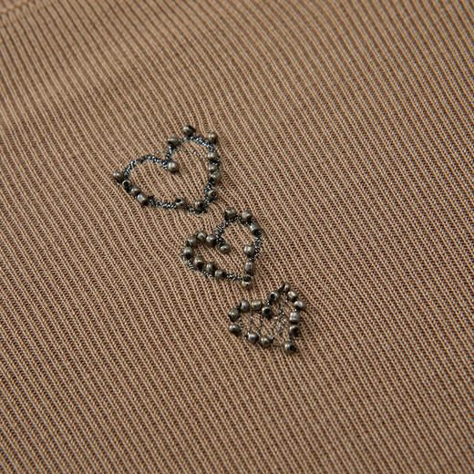 谜底套头针织衫女2022秋简洁爱心钉珠一字领针织打底衫223MZ1320 商品图3