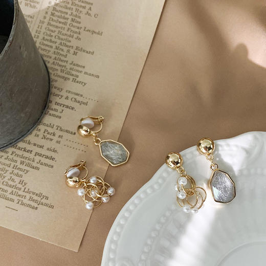 【法式奢华富贵风】灰色梦絮，复古耳饰小众，不对称灰色宝石珍珠耳环/耳夹 商品图3